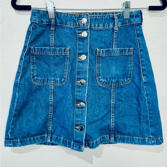 NEW Back To School Mini Denim Skirt Size 4 / X SMALL - Picture 2 of 16